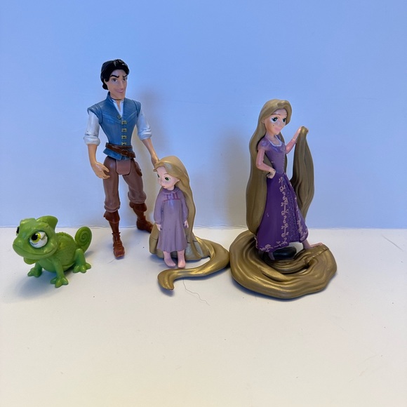 Disney Tangled Figures Rapunzel, Flynn Rider & Pascal - Picture 5 of 7